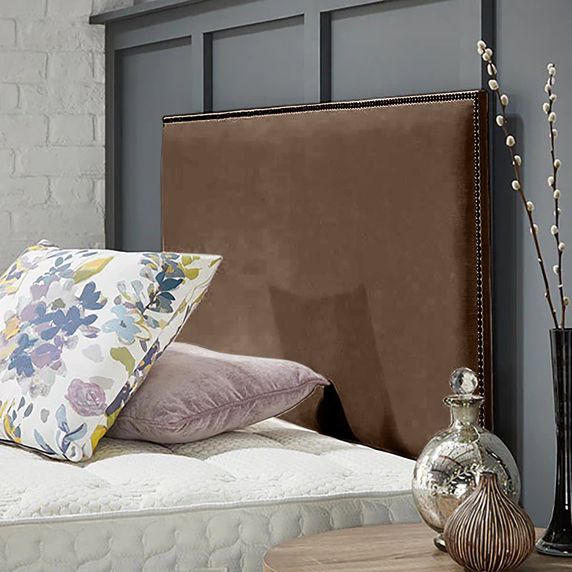 Riely Naples 26 inch Strutted Headboard